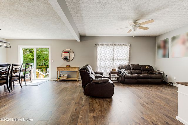6514 Bridleview Cir, Louisville, KY 40228