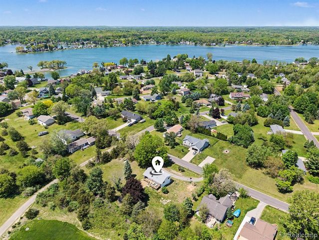 119 Diversy Drive, Brooklyn, MI 49230