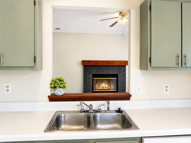 927 May Place, Fort Wayne, IN 46825