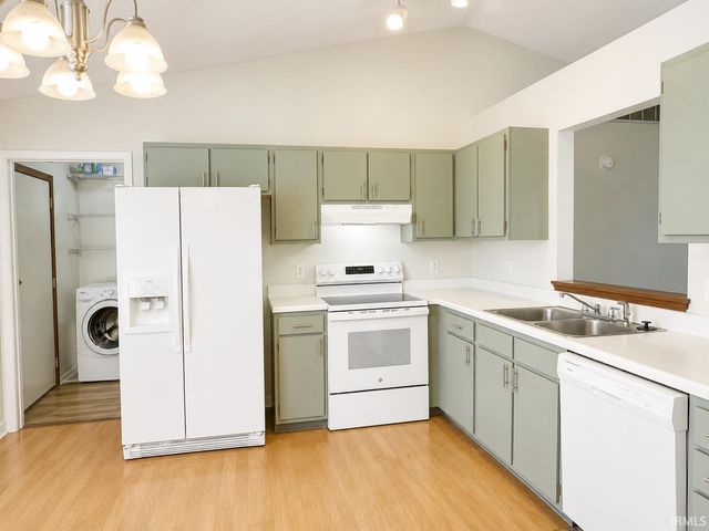 927 May Place, Fort Wayne, IN 46825