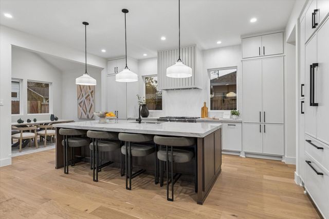 107 E 24th Street, Houston, TX 77008