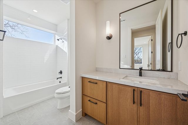 107 E 24th Street, Houston, TX 77008