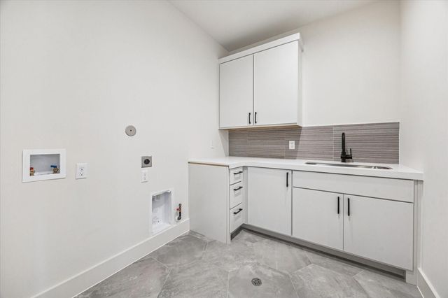 107 E 24th Street, Houston, TX 77008