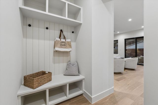 107 E 24th Street, Houston, TX 77008