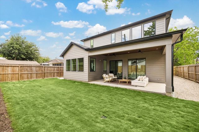 107 E 24th Street, Houston, TX 77008