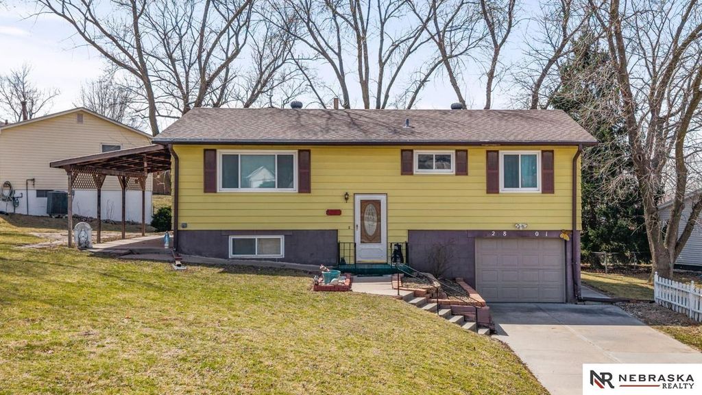2801 Lloyd Street, Bellevue, NE 68005