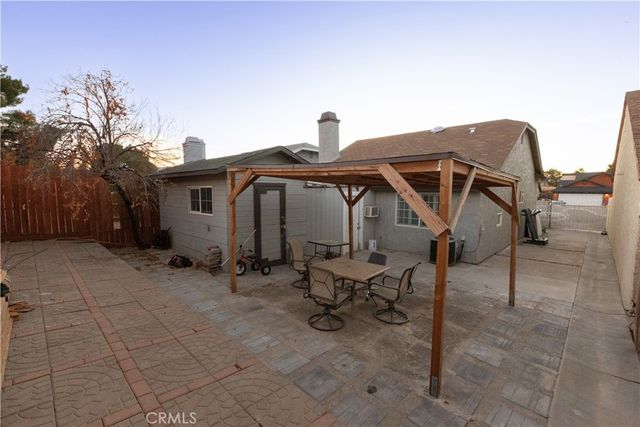 37630 12th Street E, Palmdale, CA 93550
