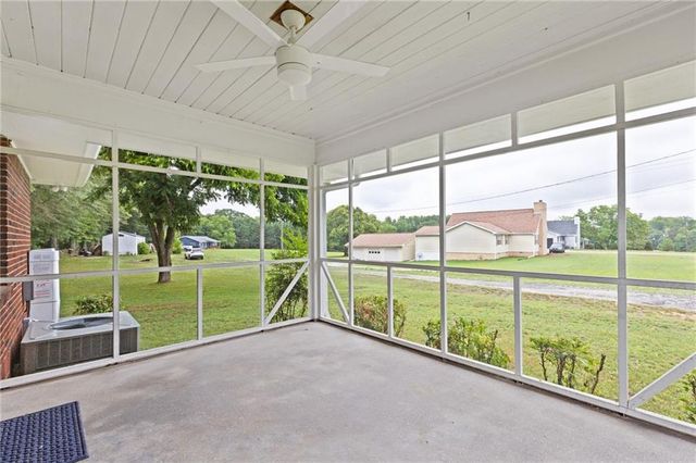 378 Highway 81, Loganville, GA 30054