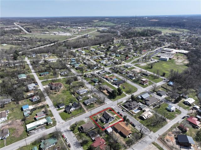 307 E Beaver Street, Anderson, MO 64831