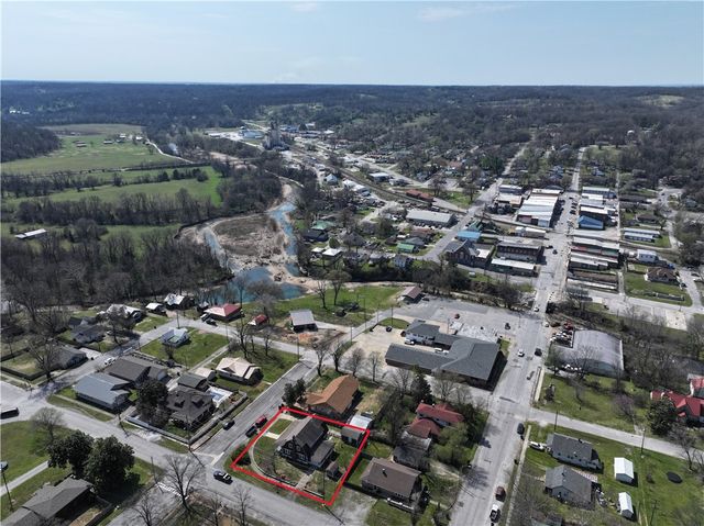 307 E Beaver Street, Anderson, MO 64831