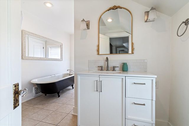 307 E Beaver Street, Anderson, MO 64831