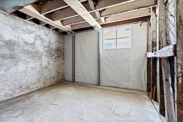 307 E Beaver Street, Anderson, MO 64831