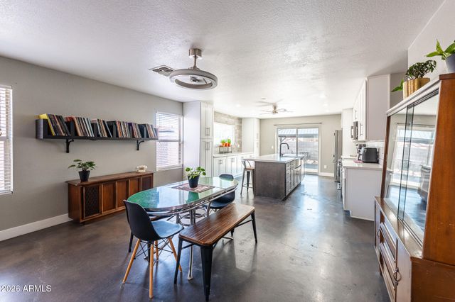 3113 W MARK Lane, Phoenix, AZ 85083