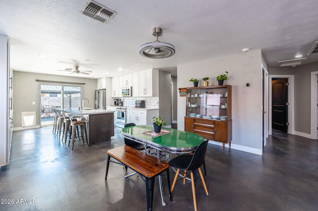 3113 W MARK Lane, Phoenix, AZ 85083