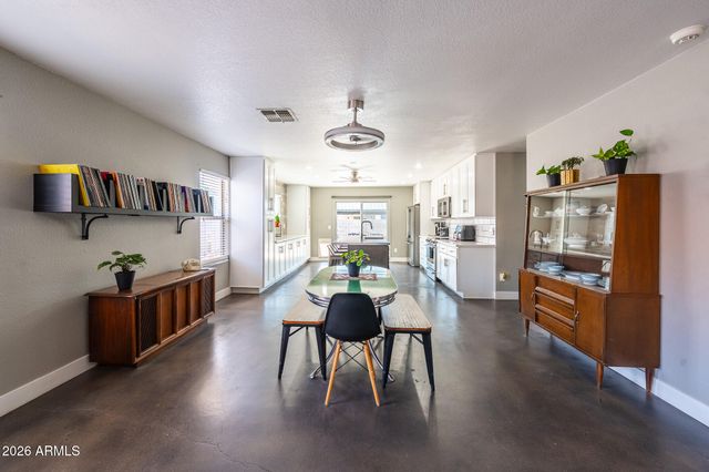 3113 W MARK Lane, Phoenix, AZ 85083