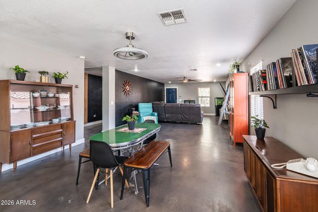 3113 W MARK Lane, Phoenix, AZ 85083