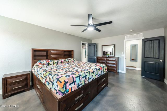 3113 W MARK Lane, Phoenix, AZ 85083