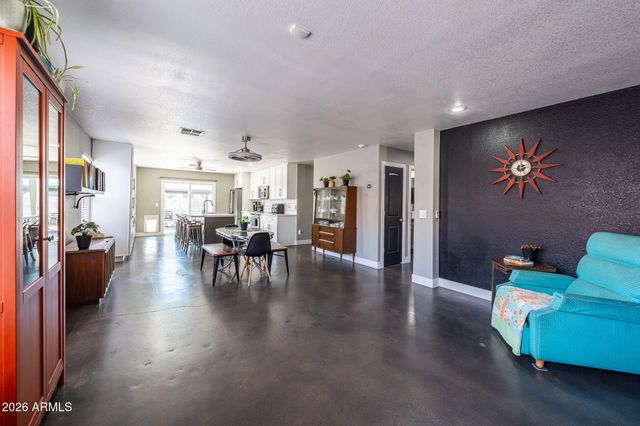 3113 W MARK Lane, Phoenix, AZ 85083