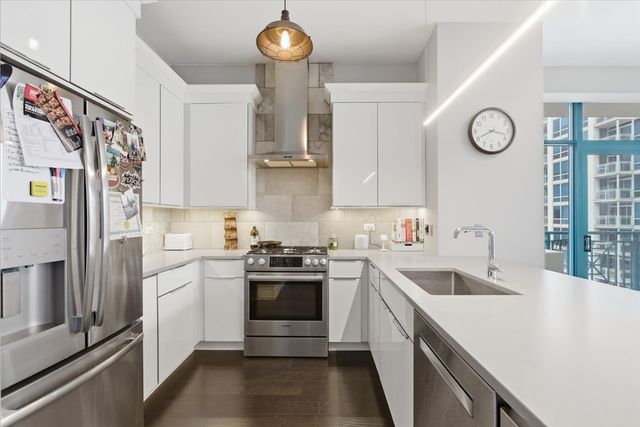 340 W SUPERIOR Street 1201, Chicago, IL 60654