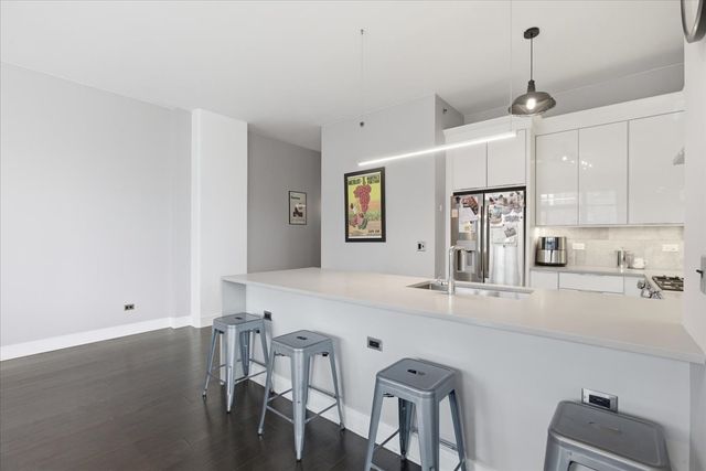 340 W SUPERIOR Street 1201, Chicago, IL 60654
