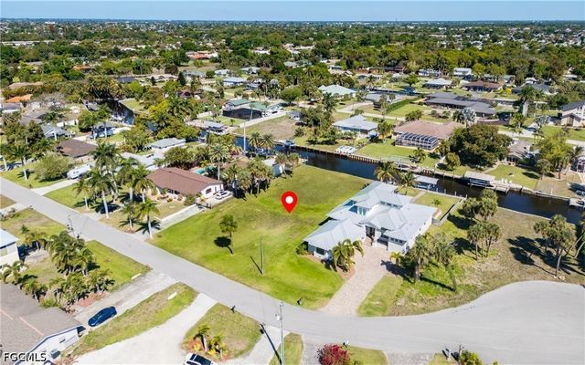 1820 Marina CIR, North Fort Myers, FL 33903