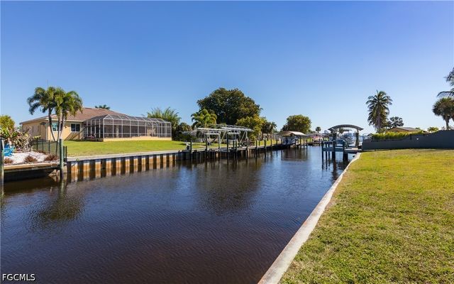 1820 Marina CIR, North Fort Myers, FL 33903