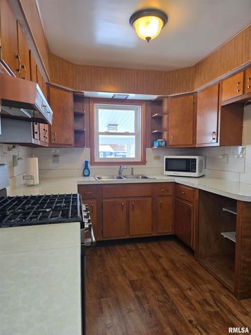 14 Hiel Drive, Bushnell, IL 61422