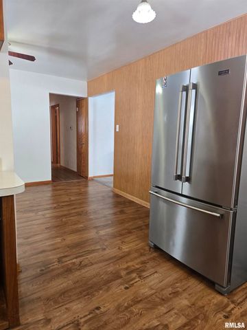 14 Hiel Drive, Bushnell, IL 61422