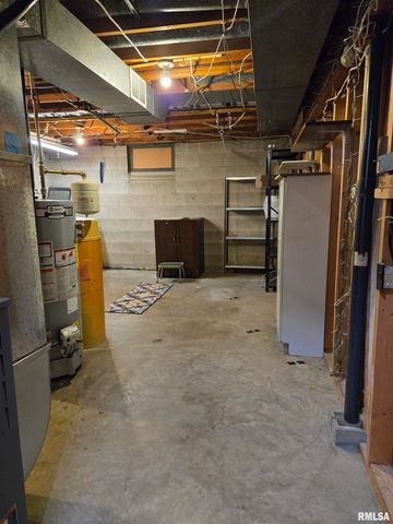 14 Hiel Drive, Bushnell, IL 61422