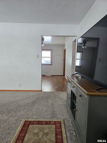 14 Hiel Drive, Bushnell, IL 61422