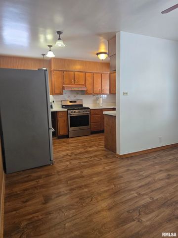 14 Hiel Drive, Bushnell, IL 61422