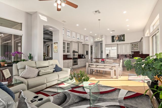 41925 N BACK CREEK Court, Anthem, AZ 85086