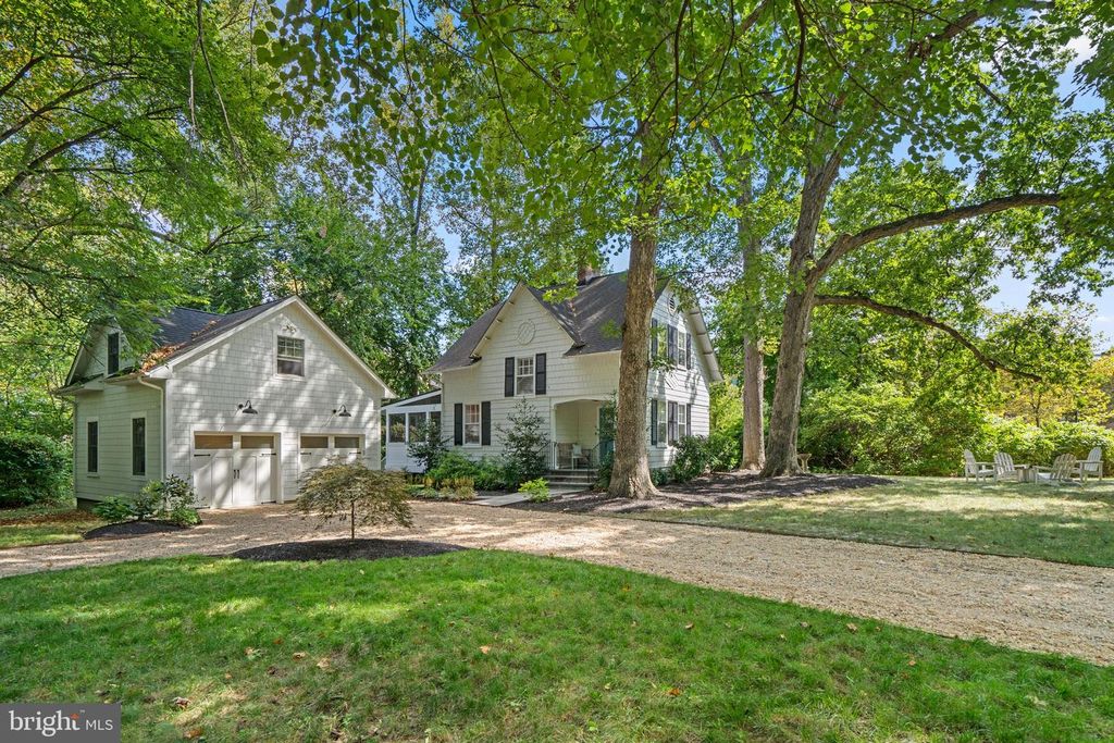 10155 LAUREATE WAY, Bethesda, MD 20814