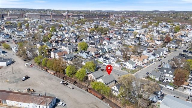 33 Garfield St, Lawrence, MA 01843