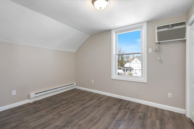 33 Garfield St, Lawrence, MA 01843