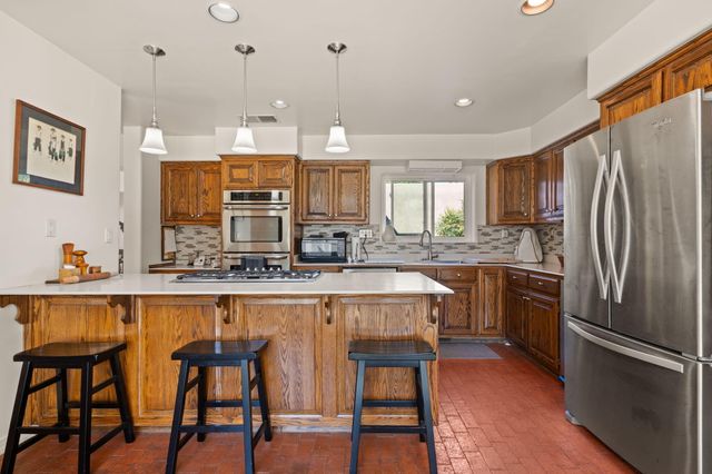 2309 Calle De Real NW, Albuquerque, NM 87104
