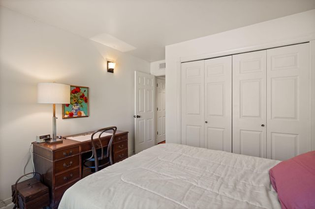2309 Calle De Real NW, Albuquerque, NM 87104