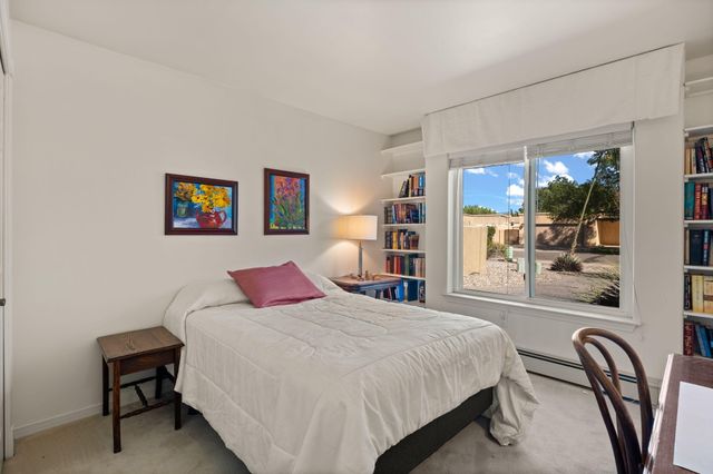 2309 Calle De Real NW, Albuquerque, NM 87104