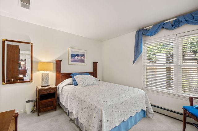 2309 Calle De Real NW, Albuquerque, NM 87104