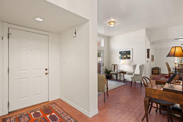 2309 Calle De Real NW, Albuquerque, NM 87104
