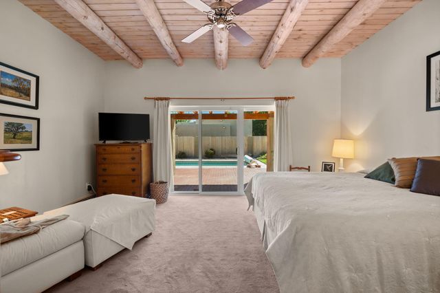 2309 Calle De Real NW, Albuquerque, NM 87104