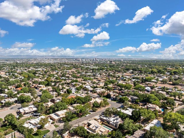 2309 Calle De Real NW, Albuquerque, NM 87104