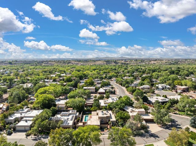 2309 Calle De Real NW, Albuquerque, NM 87104