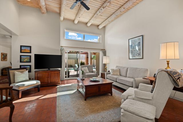 2309 Calle De Real NW, Albuquerque, NM 87104