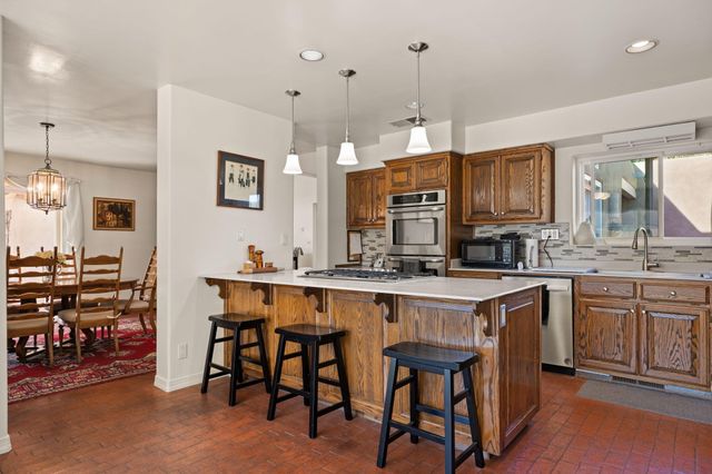 2309 Calle De Real NW, Albuquerque, NM 87104
