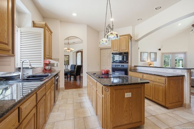 30330 SADDLERIDGE DR, Bulverde, TX 78163