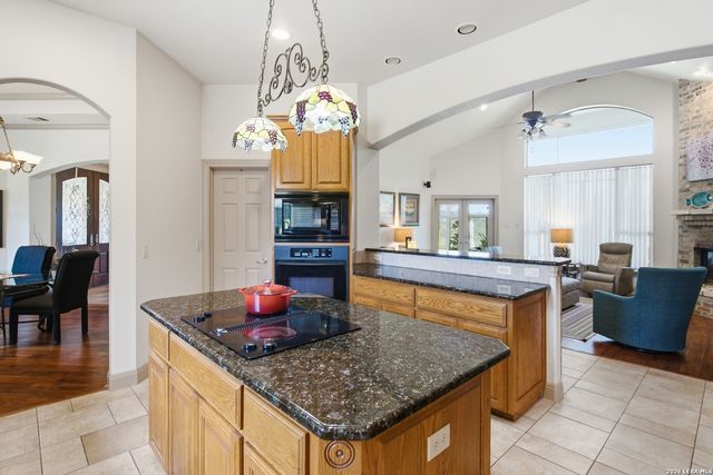 30330 SADDLERIDGE DR, Bulverde, TX 78163