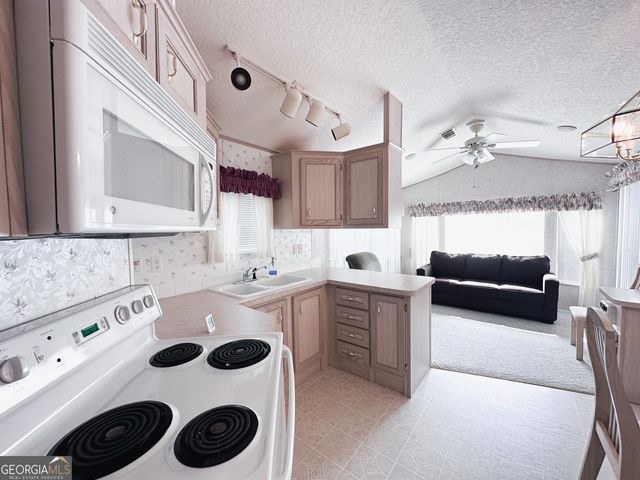 68 Nomad Trail, Cleveland, GA 30528