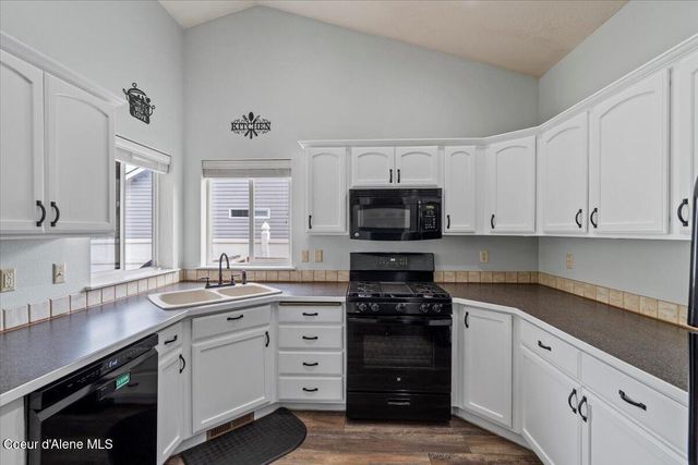 2324 N MACKENZIE DR, Post Falls, ID 83854