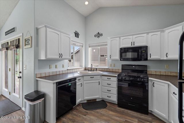 2324 N MACKENZIE DR, Post Falls, ID 83854
